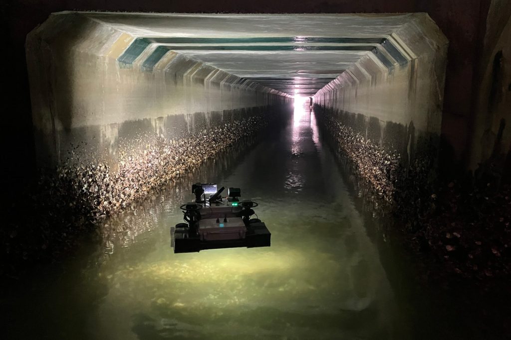 水陸両用走行型ドローン