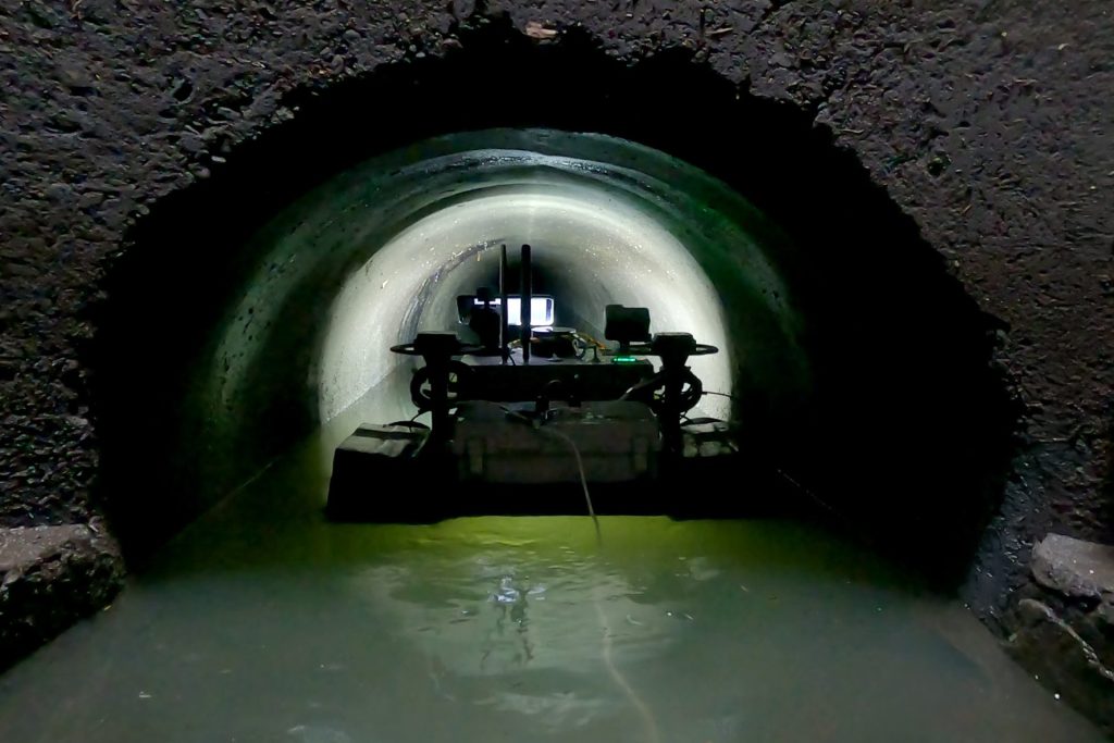 水陸両用走行型ドローン