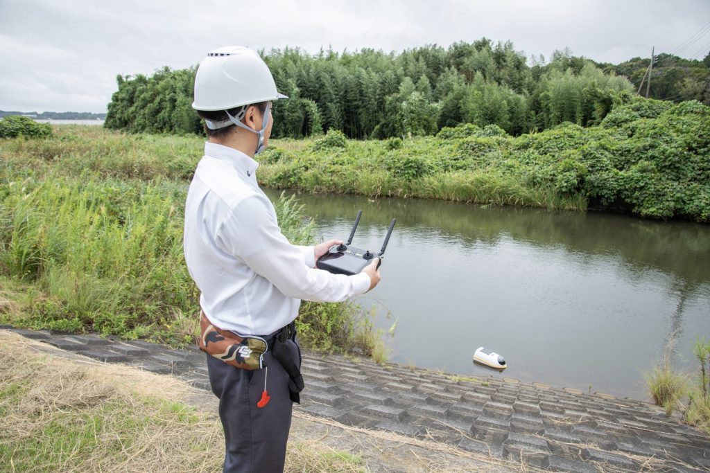 超小型水上ドローン Swimmy Eye